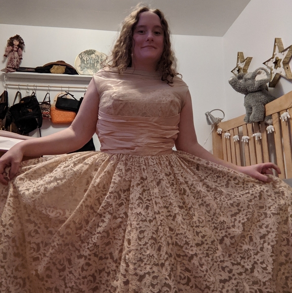 Peachy 1950s tea length party dress - Picture 5 of 9